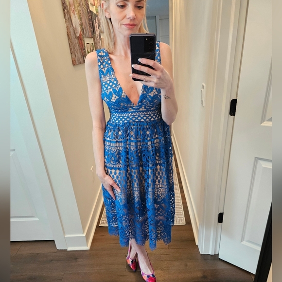 Lulus Lace Midi Dress - SIZE M - Picture 2 of 16
